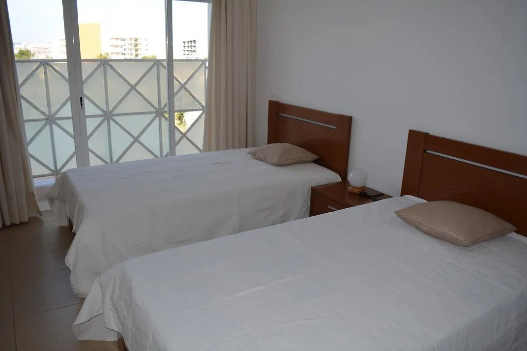 Torre Iberius Sleeps 4 Hotel Armacao de Pera Portugal